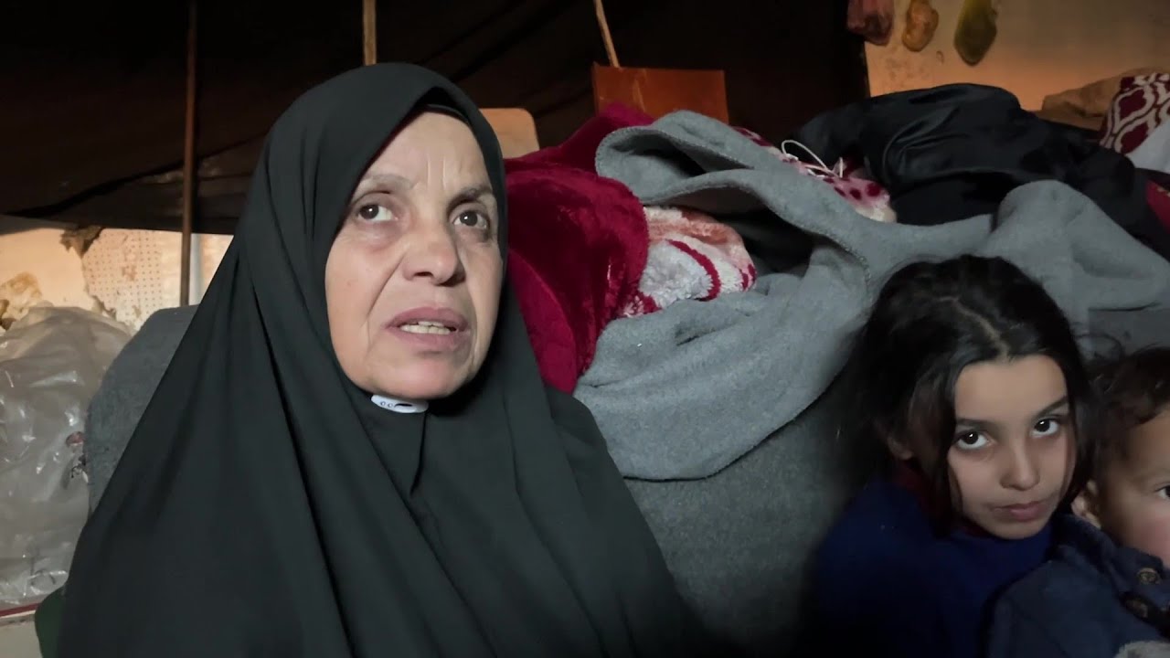 أم يوسف الدحدوح تعيش بمخيم نازحين في غزة وتعيل أسرتها بعد استشهاد زوجها واعتقال 3 من أبنائها
