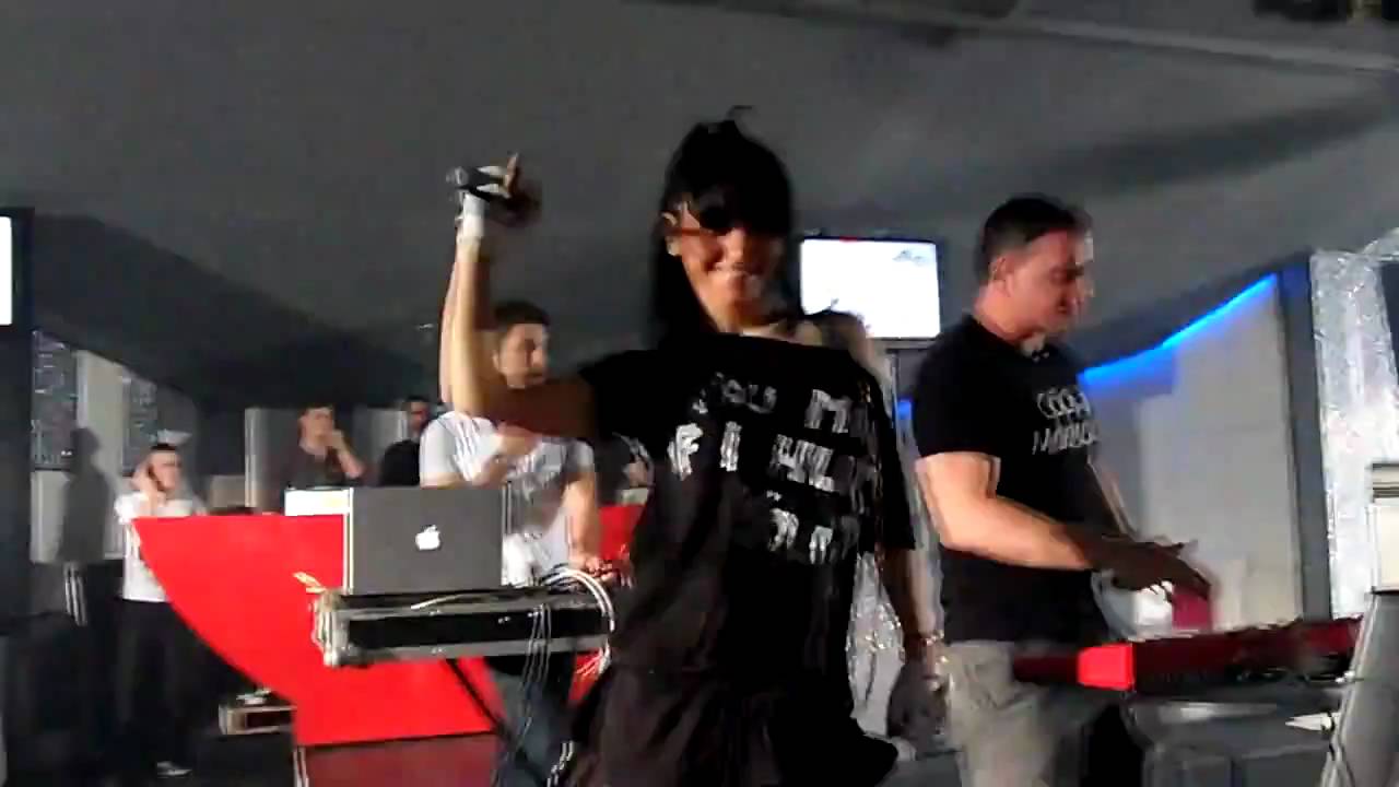 Dj Project & Giulia - Nu (live @ Club Enigma - Valcea)