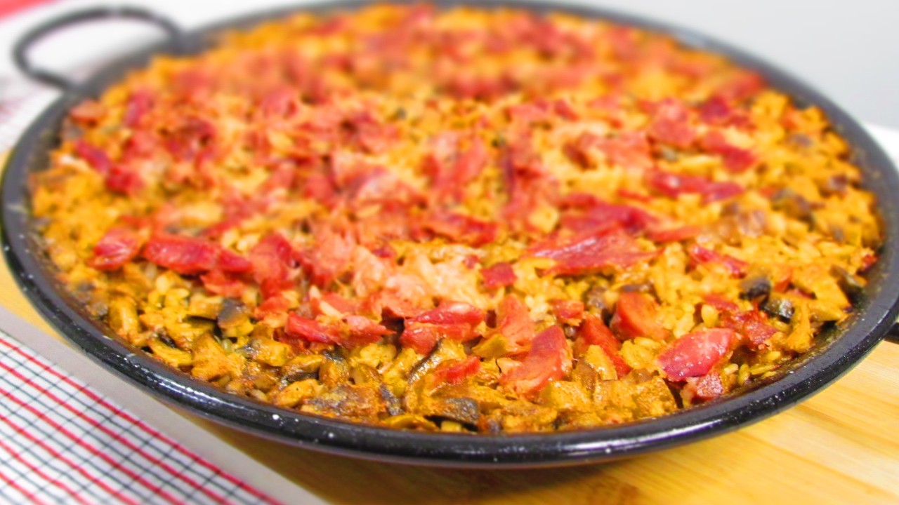 PAELLA DE CONFIT DE PATO, SETAS Y FOIE