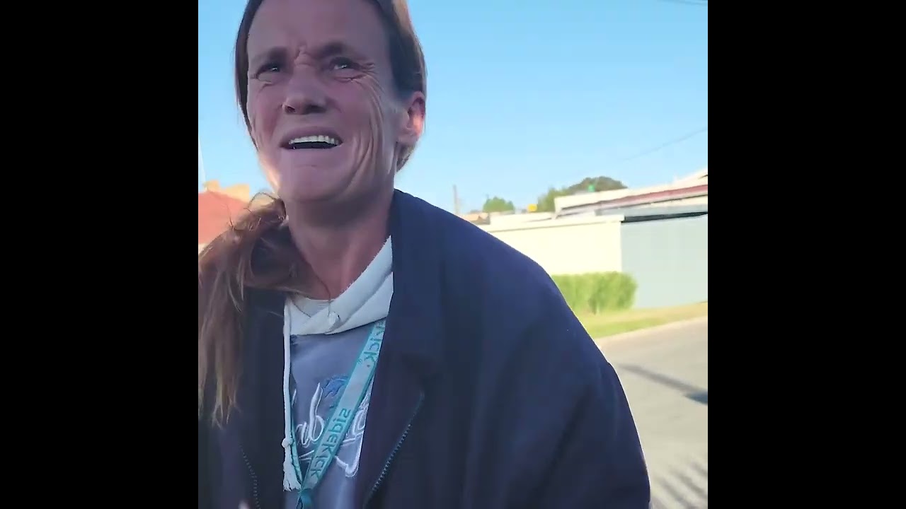 Woman Gave Her Last Money To Help a Stranger