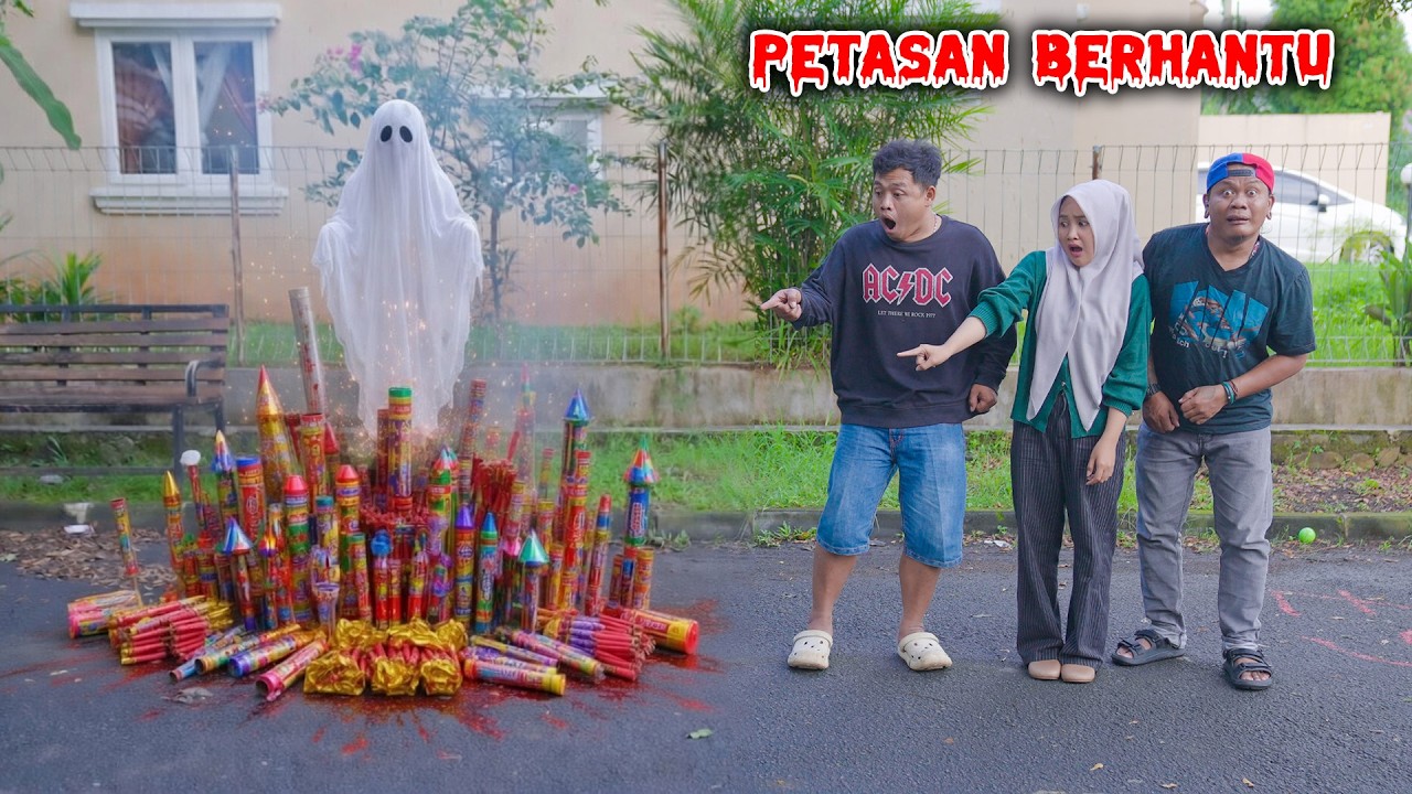 Jika Kamu Melihat Petasan Aneh Di Jalan Jangan Di Ambil Karena Itu Petasan Berhantu