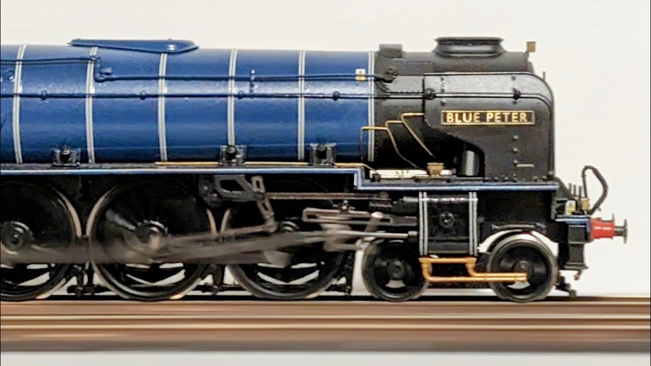 60532 'Blue Peter' - a Bachmann A2 repainted into British Railways blue