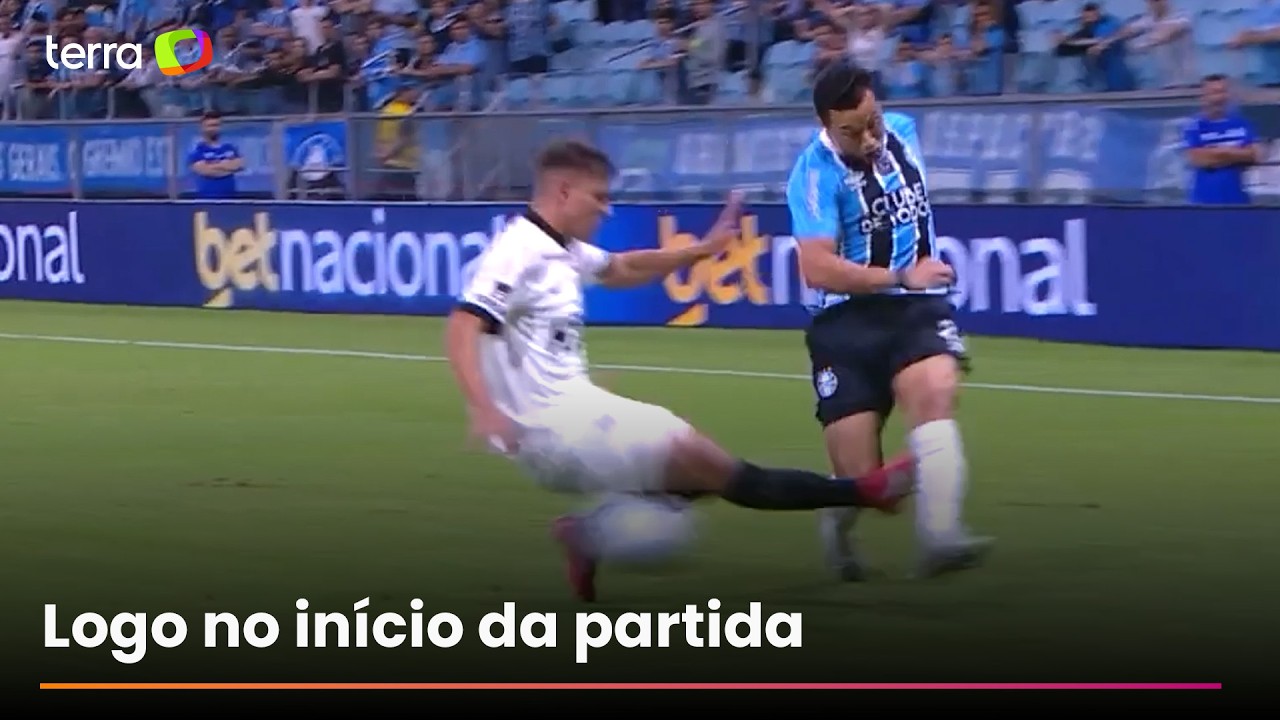 'Vira o tornozelo': VAR recomendou expulsão de jogador do Atlético-MG contra o Grêmio