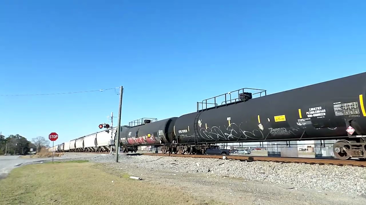 NS 8001 Leads NS 323 In Extreme Wind Through Warner Robins, GA 2-23-26