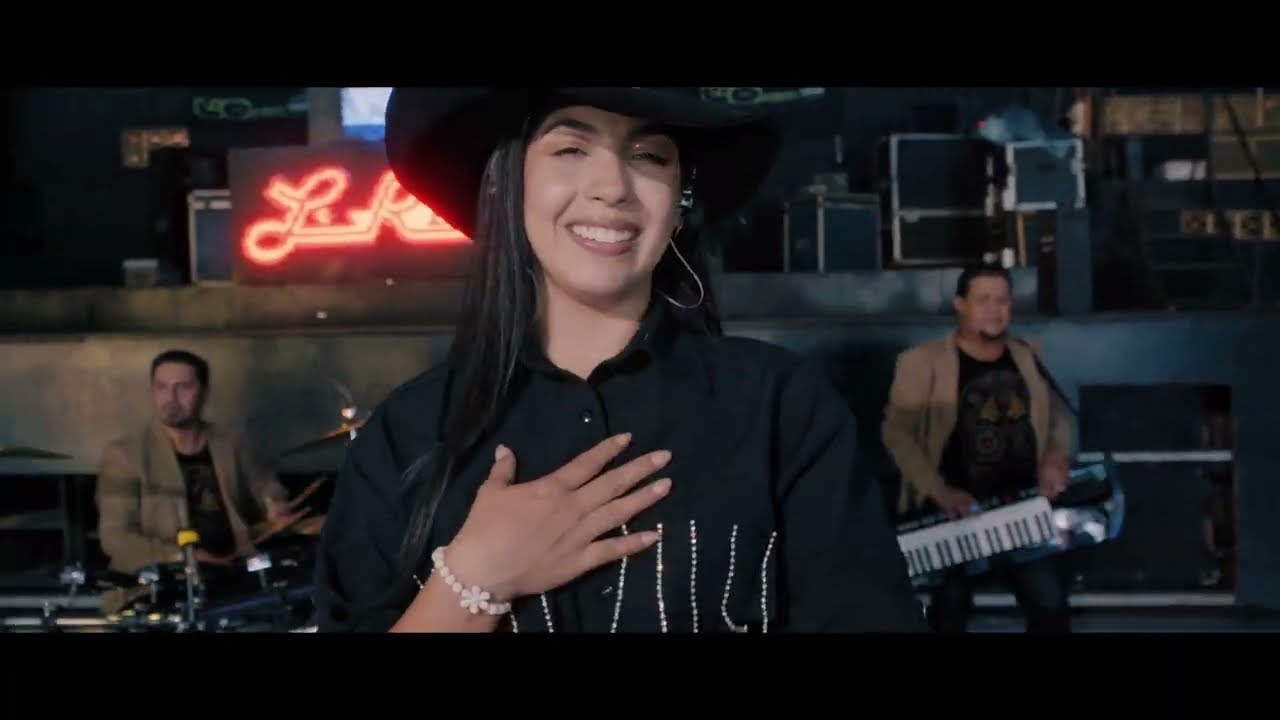 Los Rehenes ft. Iris Caballero - 