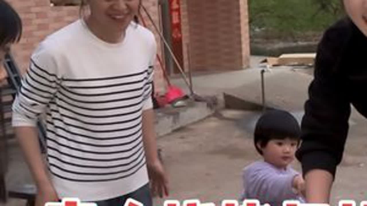 公公婆婆真宠儿媳，在农村给她做烧烤吃，一口一串太过瘾了！ #没什么一顿烧烤解决不了 #婆媳关系 #lifelinecare生命力伽 #我的乡村生活#lifelinecare果冻鱼油
