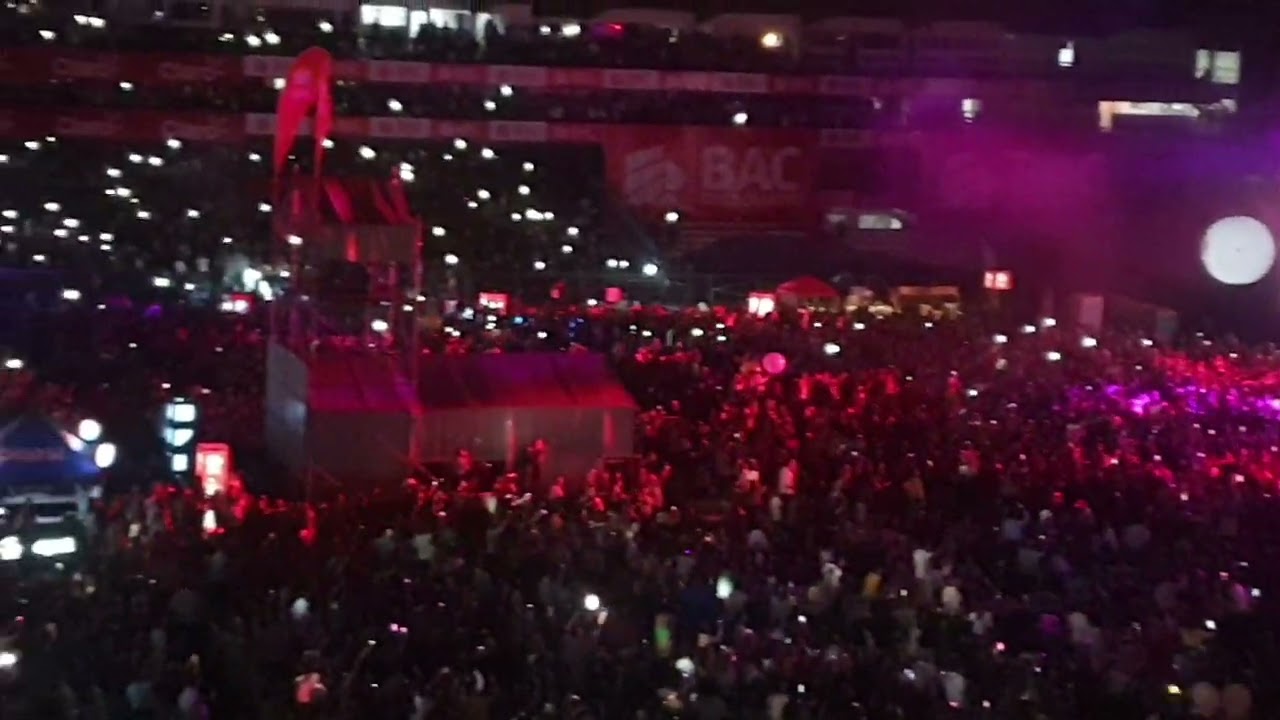 Mi eterno amor secreto - Marco Antonio Solis en vivo San Pedro Sula Honduras