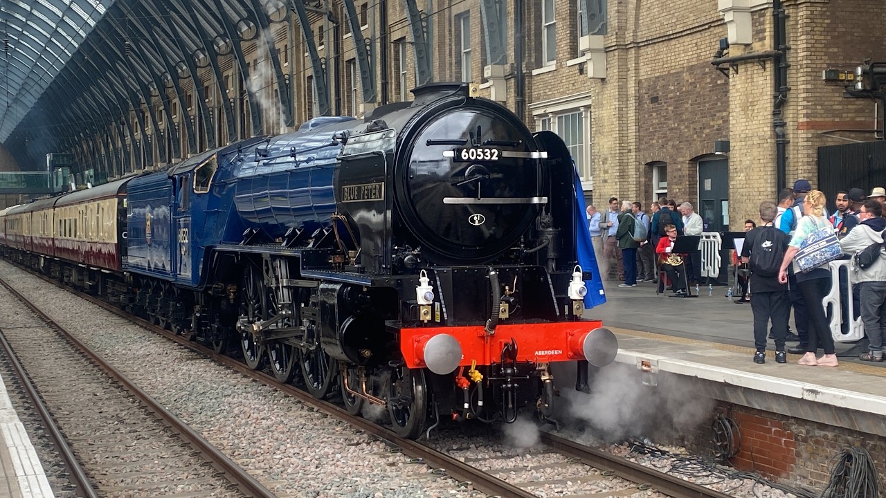 Blue Peter Class A2 Steam Locomotive 60532 at Kings Cross 1-2pm Sat 13th July 2024