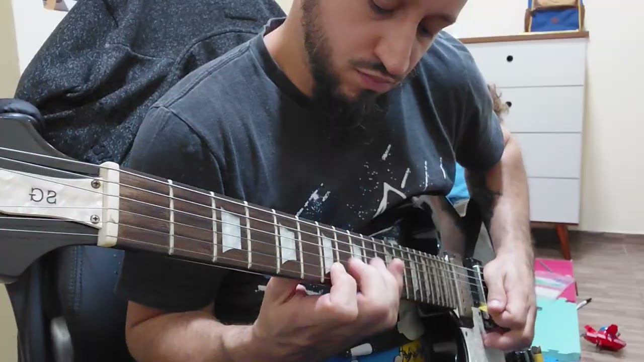 Avenged Sevenfold - Hail to the King (solo)