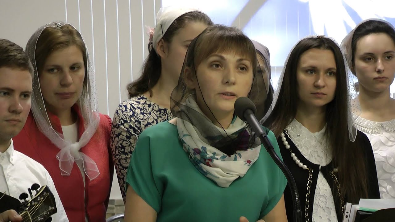 Каждый год она приходит
