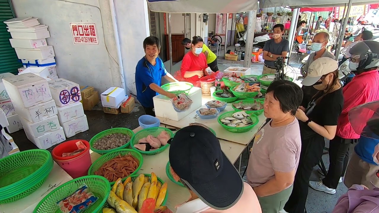 就不好賣了 小幫手還在那邊不正經 大叔氣到差點問候他長輩 台中大肚市場 大肚農會前面50公尺 台中海鮮大叔 海鮮拍賣 海鮮叫賣  叫賣哥 seafood auction