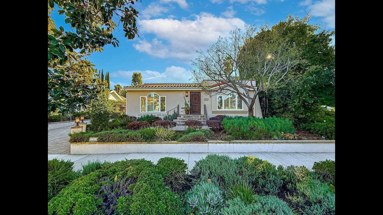 15452 Varden St., Sherman Oaks, CA 91403