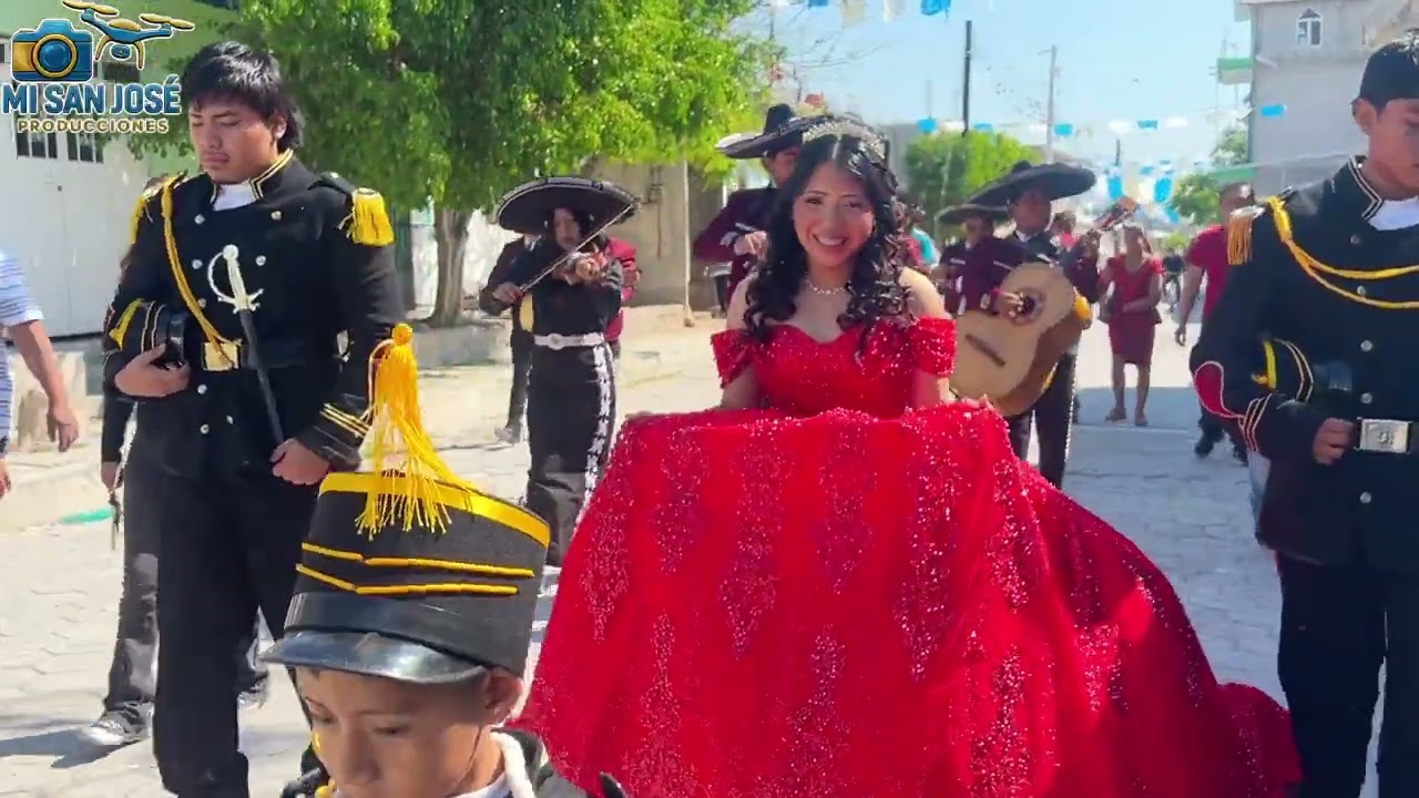 Camino a la Iglesia -  XV Años de María Camila