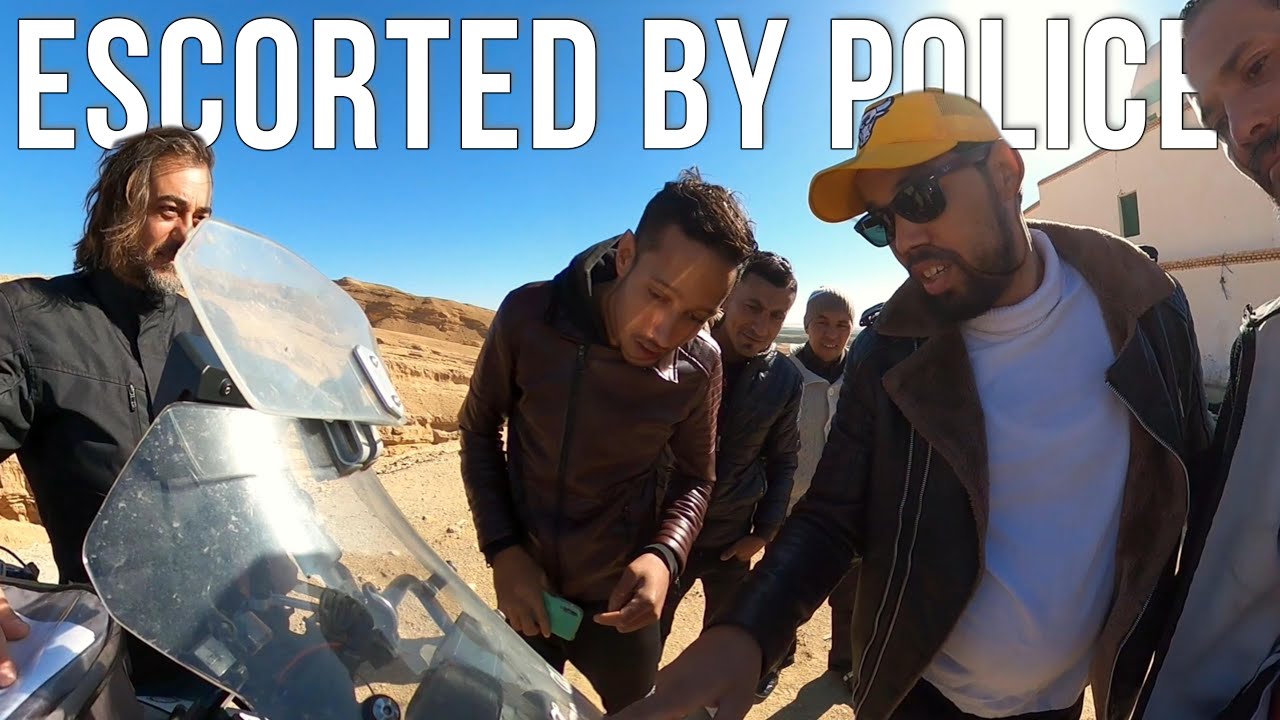 Scortato dalla polizia da Kasserine fino all'albergo a Sbeitla, Tunisia