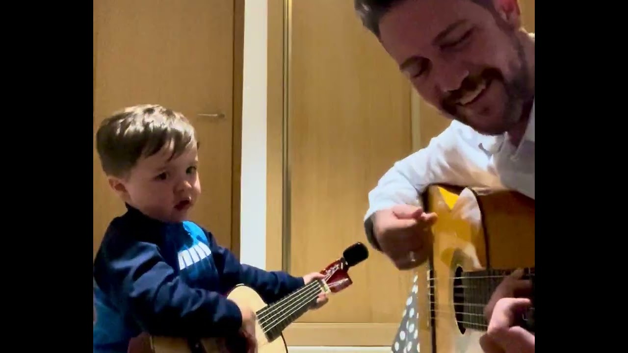 Manuel de Manuel - Ensayando con su niño Manuel- suscribiros a nuestro canal 🎇