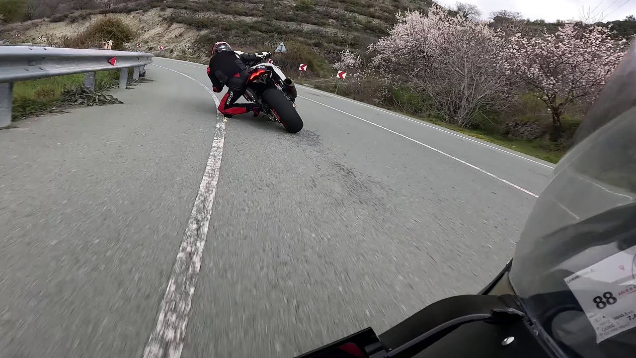 Ducati Panigale V4 SP2 - Aprilia Tuono - Aprilia RSV4