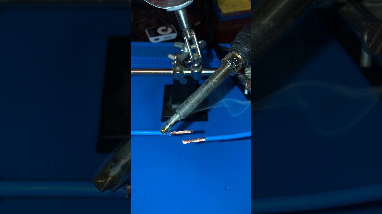 Как спаять 2 провода припоем с флюсом #pc75l #SolderingTips #FluxSoldering