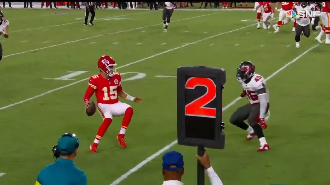 Patrick Mahomes INCREDIBLE Pass TD