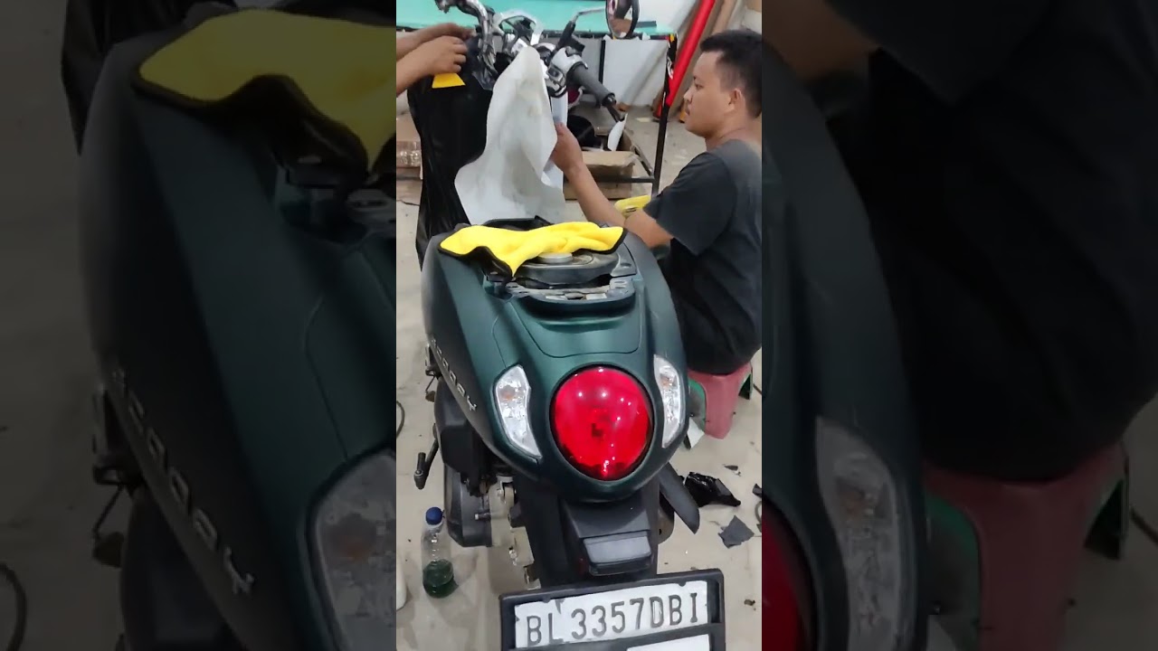 Honda Scoopy Full Stiker Hijau Satin Mix Hitam Doft Oracal di Dashboard