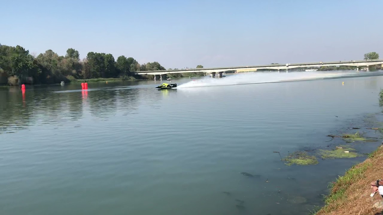 F1H2O San Nazzaro, race start