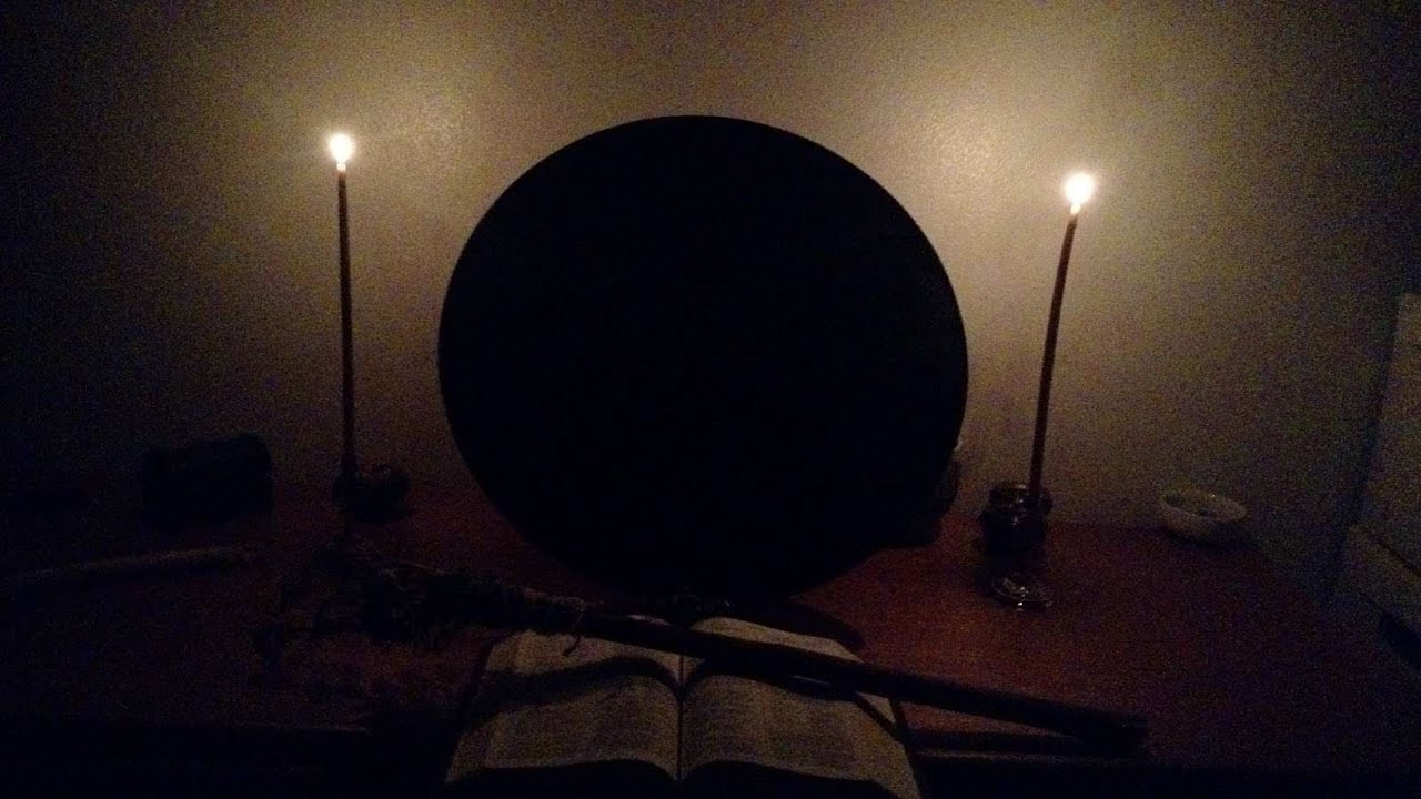 Mirror Scrying at Wymering Manor