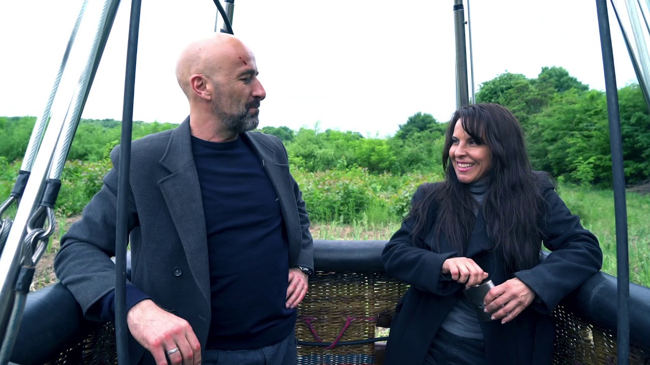 Antonio Gil plays the role of Oleg Yasikov in 