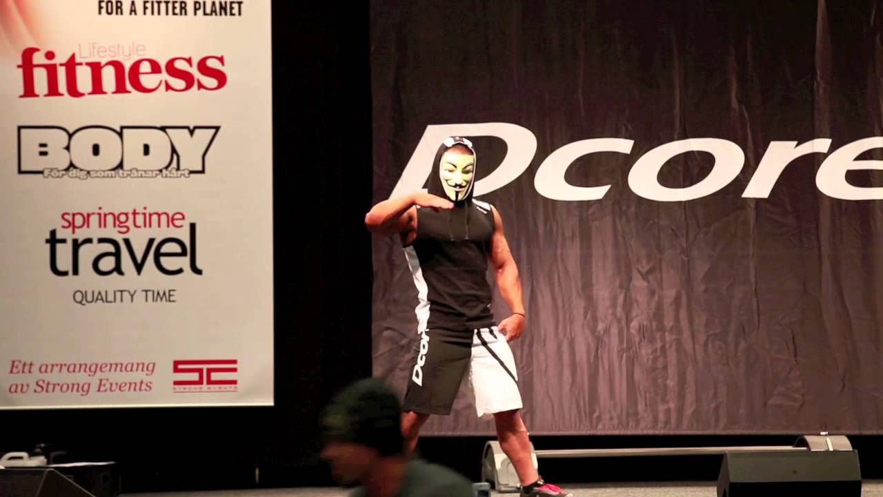 Homan Meshkat Guestpose  to Got 2 Love U @Dcore fashion show Fitness Festivalen 2012