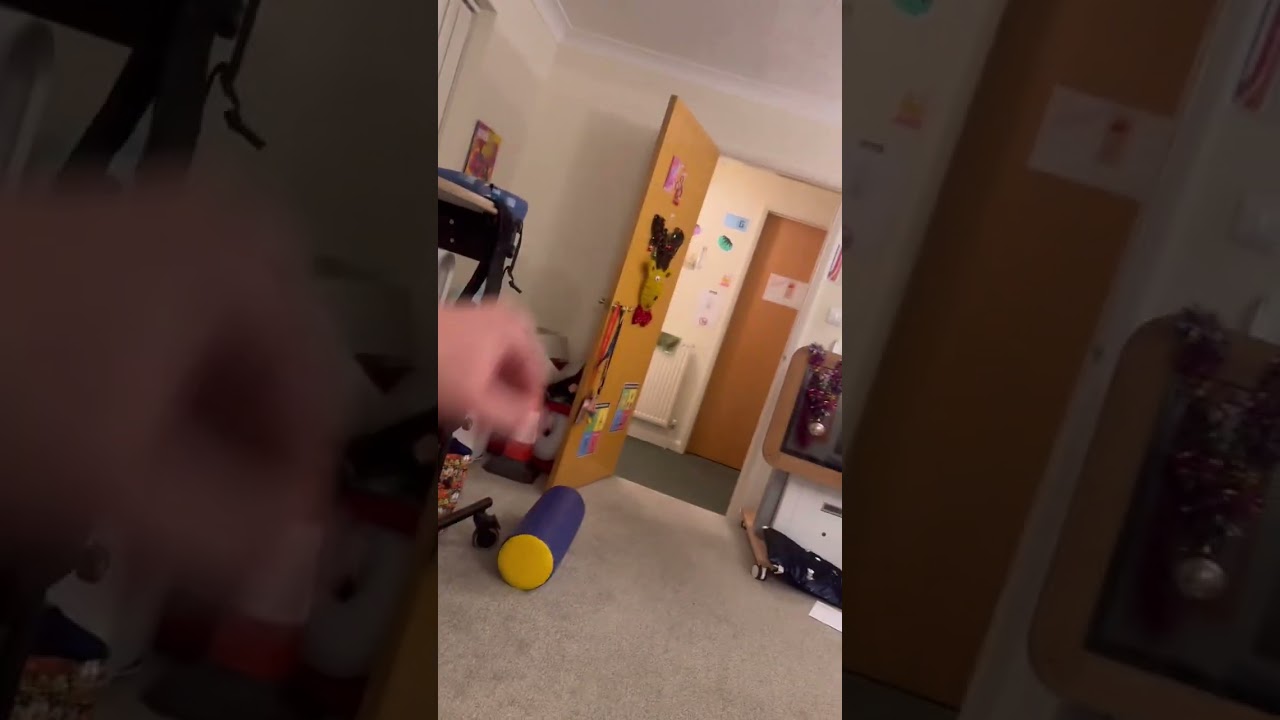 2000 (Pretend) Cotswold Lift at Kettering Station Platform 1