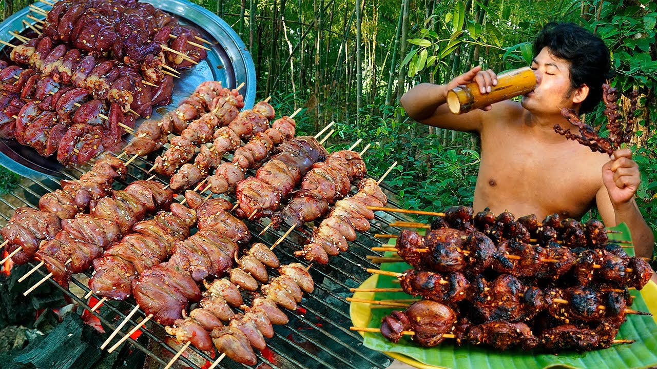 Survival Rainforest-Grilled Chicken Gizzard, Heart, Liver Eating With Hot Spicy Sauce So Delicious