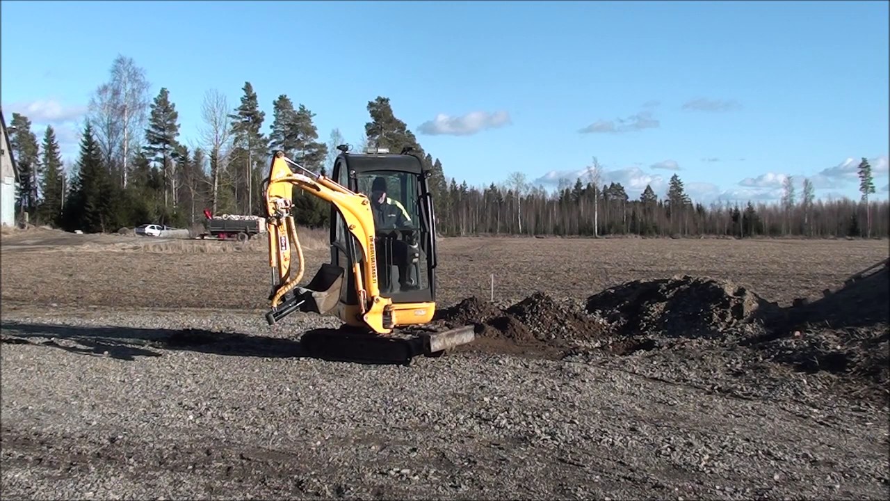 JCB 8016
