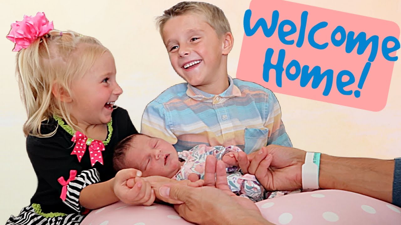 Bringing Baby HOME || SIBLINGS REACT