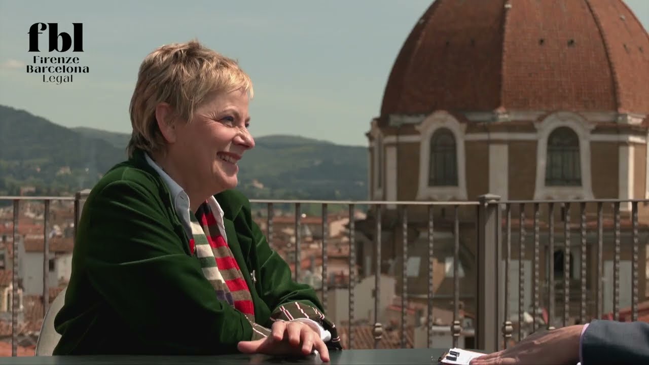 Maria Cassi - Se tu potessi scrivere una legge, quale legge scriveresti?
