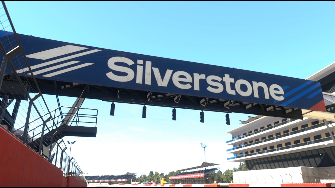 Silverstone Struggles! 🇬🇧 McLaren 720S International Circuit Run 🏎️💨4K