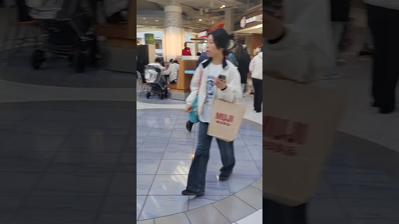 🙁🛒🍽️This Video Isn't About Food Court @Metrotown But Sad Hudson Bay Dept Store Closure Sat 24 Jan 26
