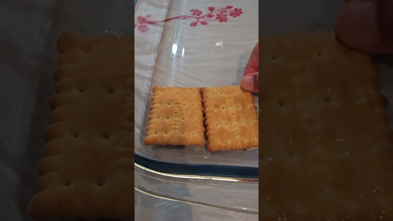 أول شي دريم ويب وحليب طازج وحليب محلا وقشطه قشطوطه ههههه وبعدين تونو وكريم كرمل ع النار وبعدها يبرد 