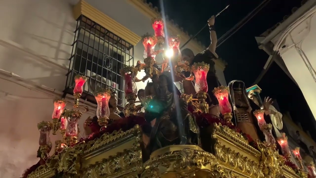 El Stmo Cristo de la Coronación de Espinas pasando por el Estrecho de Santa Angela 2023