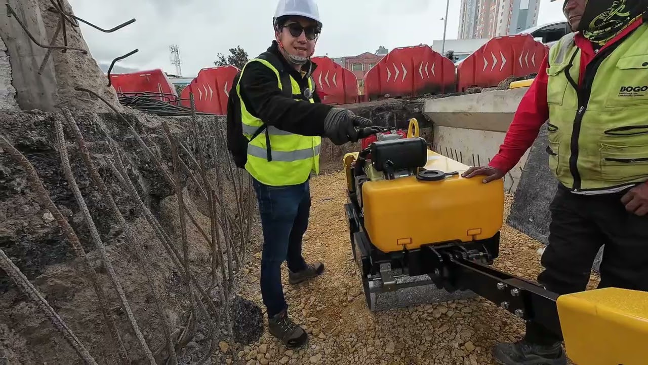 Capacitaci&oacute;n Rodillo Vibratorio Doble DRR700D // Maquitec