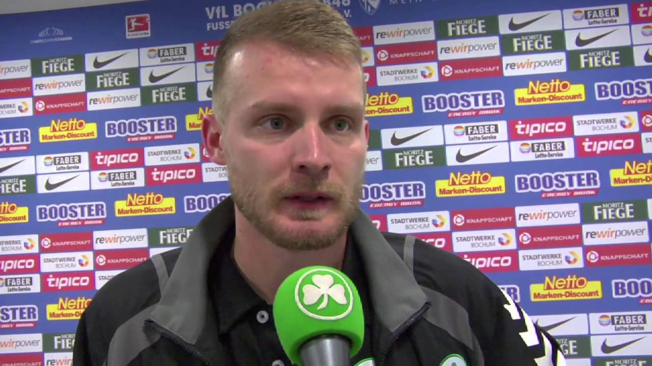 Torsch&uuml;tze Daniel Brosinski nach dem Ausw&auml;rtssieg in Bochum