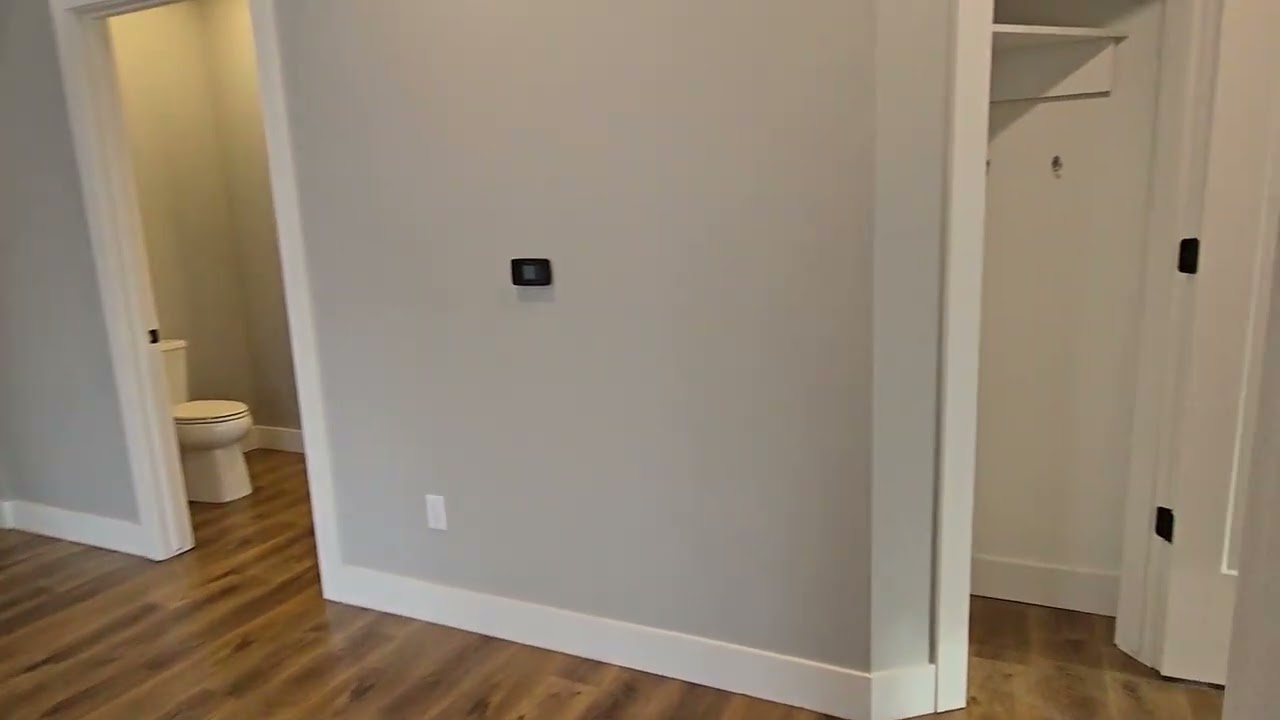 Lindsey Living Apartments in Troy, MI | Explore Apartment 215