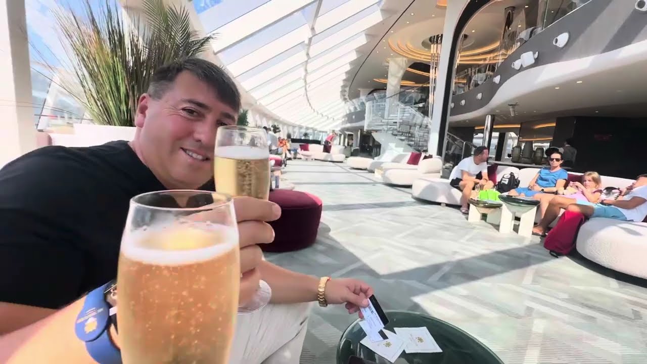 MSC WORLD EUROPA FAST CHECK IN YACHT CLUB IN BARCELONA
