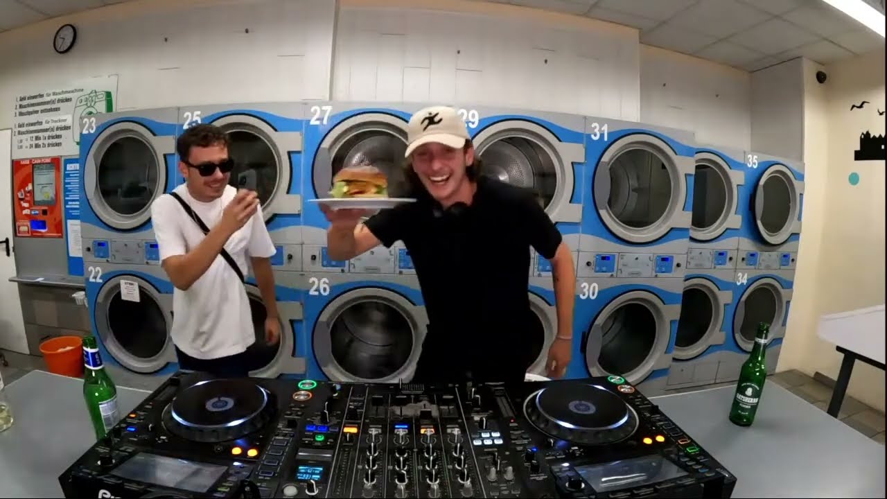 //24// DJ Sonnenbrand (SCHIEBT ANDERS KOLLEKTIV)