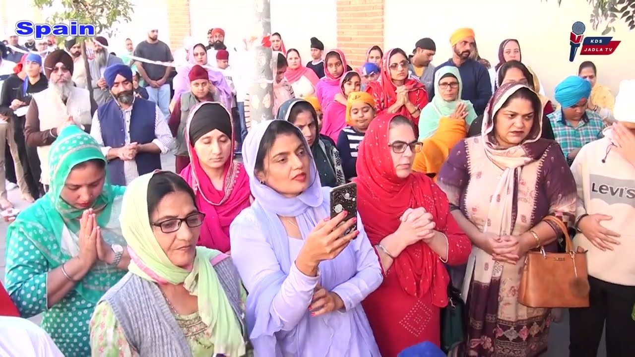 NAGAR KIRTAN GURUDWARA SIKH SANGAT VALENCIA SPAIN - 19 NOVEMBER 2023