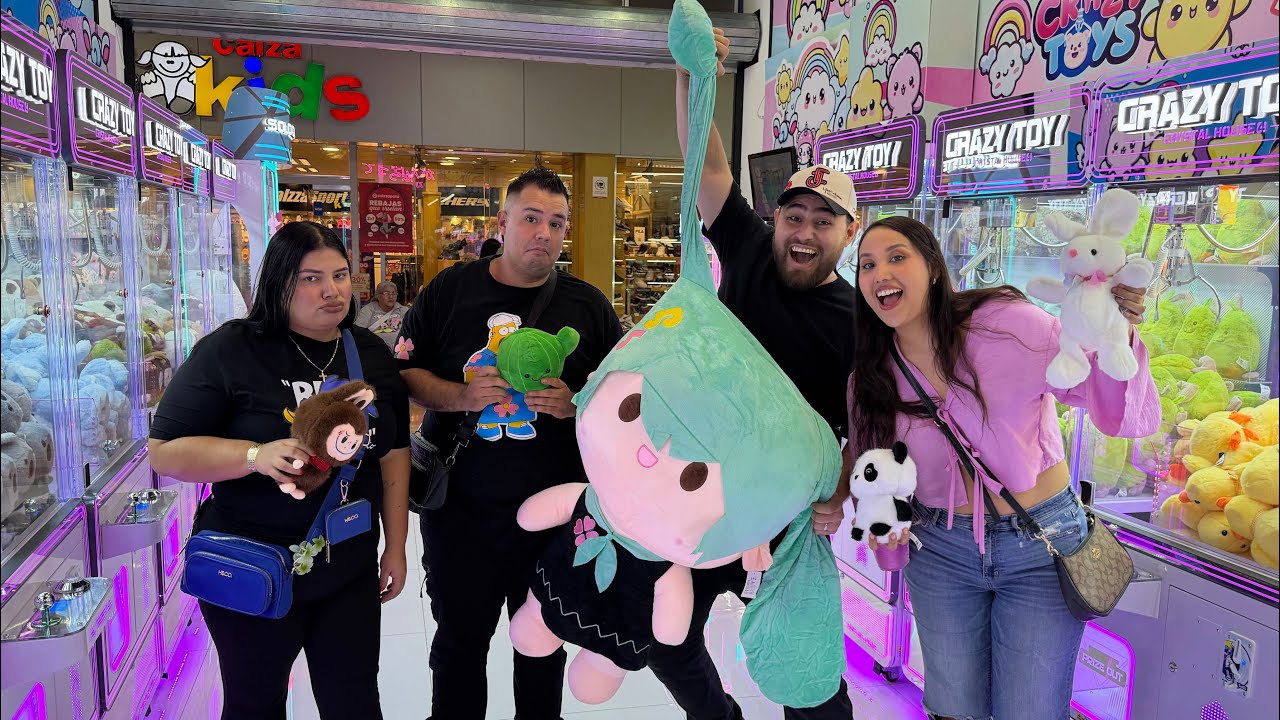 Cazando Peluches en la M&aacute;quina de Garra 🧸 | El Compa Rosh perdi&oacute; la paciencia 🤯