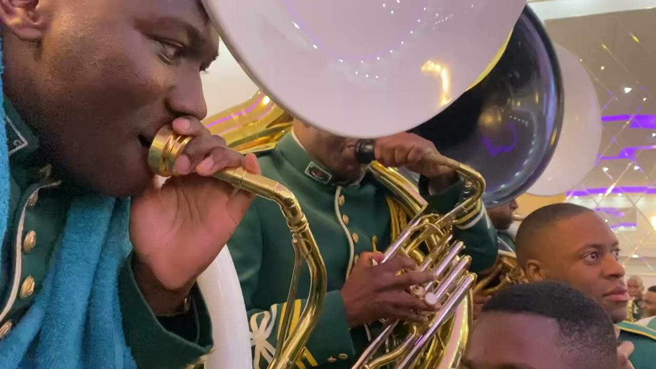 Grenade ( Sousaphone )