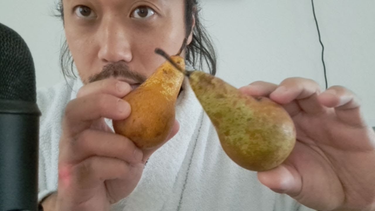 ASMR PEARS - EATING SOUNDS