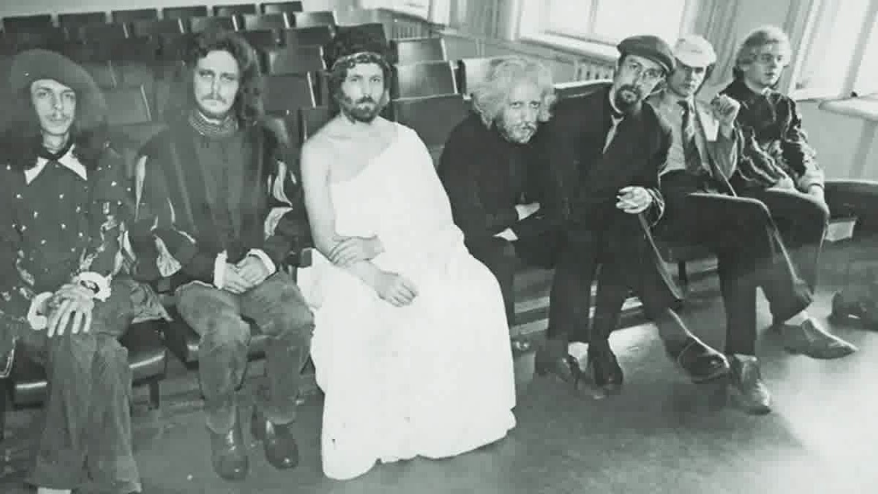 Peeter Volkonski - E=MC2 - Kuni valgust n&auml;evad silmad