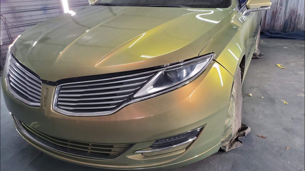 Outrageous paint job on 2015 Lincoln Mkz