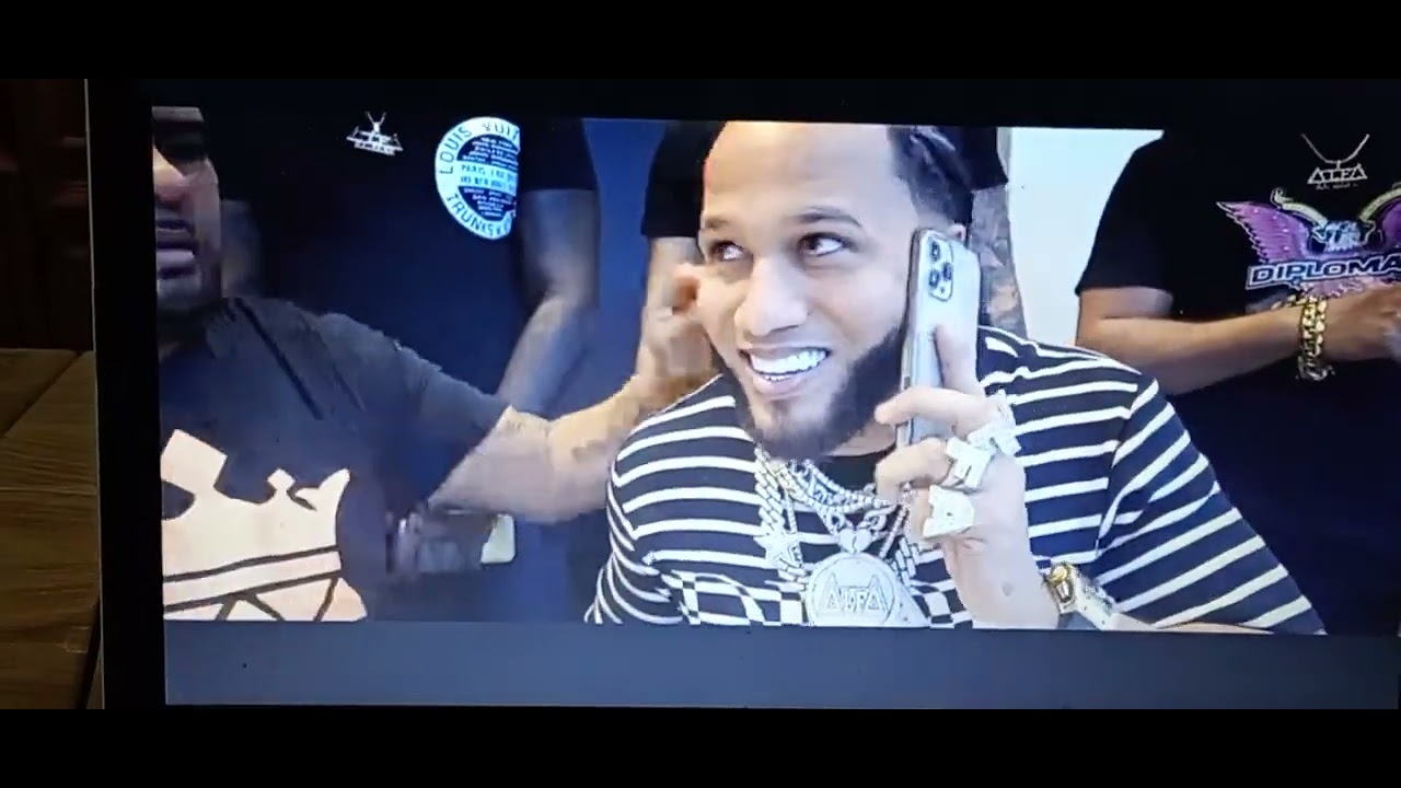 el alfa el jefe CASÓ BUGATTI VIDEO OFICIAL Instagram Canal YouTube busca Google descargar 