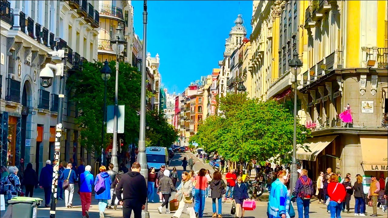 Madrid[4K] Puerta del Sol, Calle del Arenal, Plaza de Isabel ll y Plaza de Oriente (Mayo de 2025)