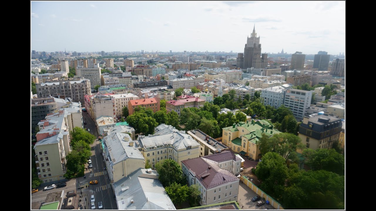 Бульварное кольцо  и секреты московских двориков / Moscow.  Russia